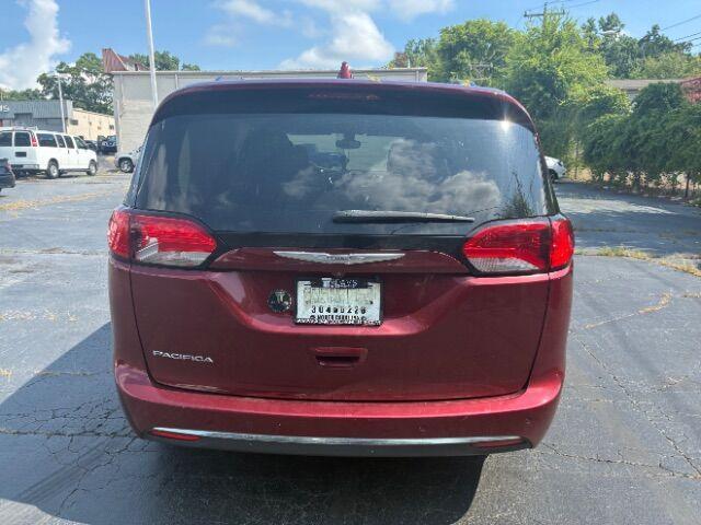 Photo of 2017 Velvet Red Pearlcoat Chrysler Pacifica