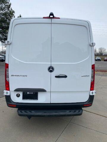 Photo of 2022 White Mercedes-Benz Sprinter 2500