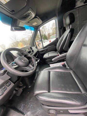 Photo of 2022 White Mercedes-Benz Sprinter 2500