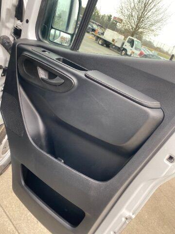 Photo of 2022 White Mercedes-Benz Sprinter 2500