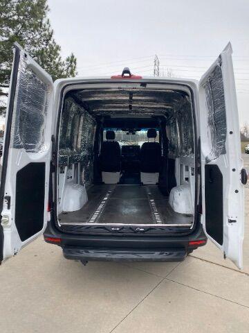 Photo of 2022 White Mercedes-Benz Sprinter 2500