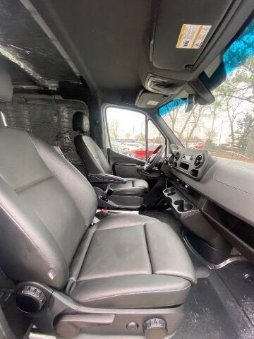 Photo of 2022 White Mercedes-Benz Sprinter 2500