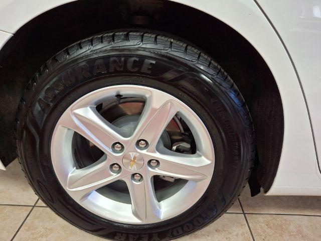 Photo of 2021 Summit White Chevrolet Malibu
