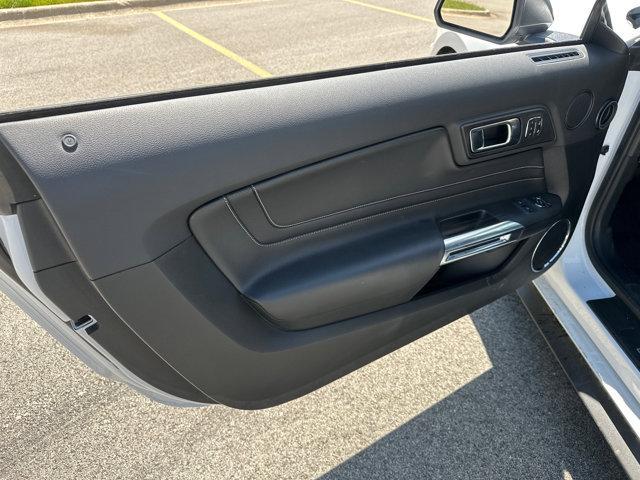 Photo of 2022 Oxford White Ford Mustang