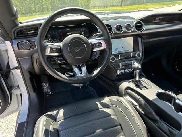 Photo of 2022 Oxford White Ford Mustang