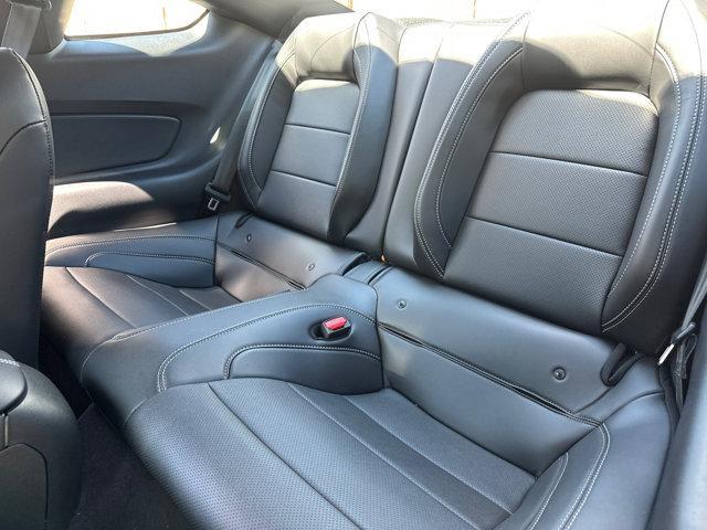 Photo of 2022 Oxford White Ford Mustang