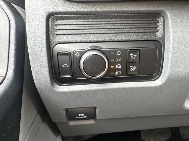 Photo of 2025 Oxford White Ford F-250
