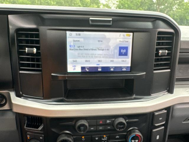 Photo of 2025 Oxford White Ford F-250