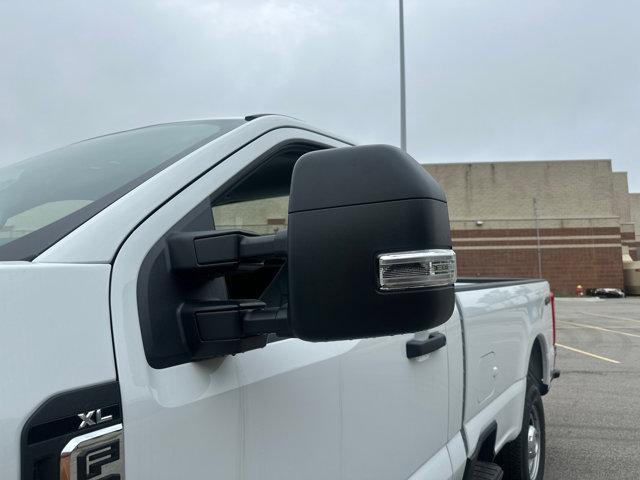 Photo of 2025 Oxford White Ford F-250