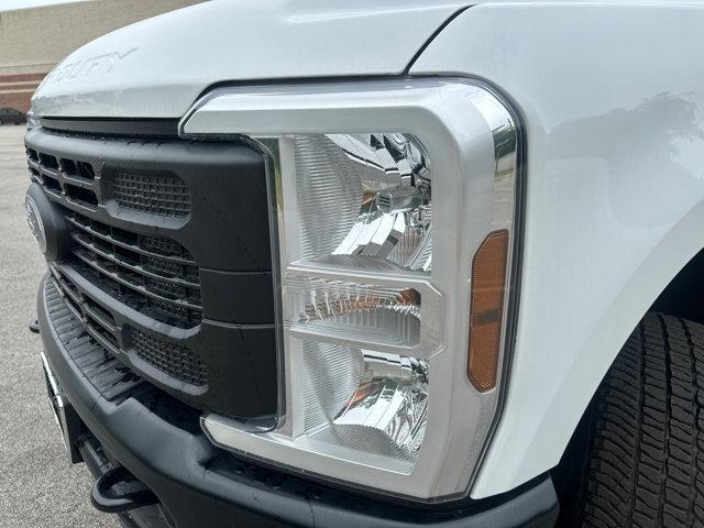 Photo of 2025 Oxford White Ford F-250