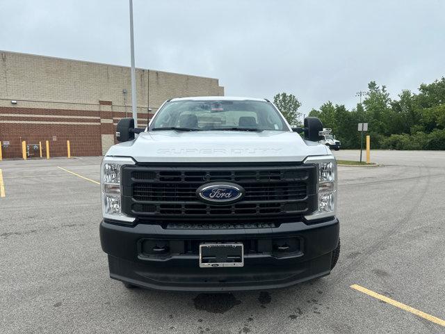 Photo of 2025 Oxford White Ford F-250