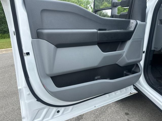 Photo of 2025 Oxford White Ford F-250