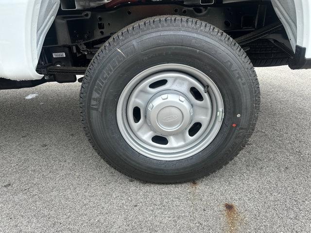 Photo of 2025 Oxford White Ford F-250