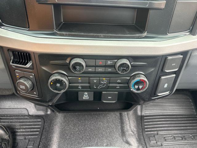 Photo of 2025 Oxford White Ford F-250