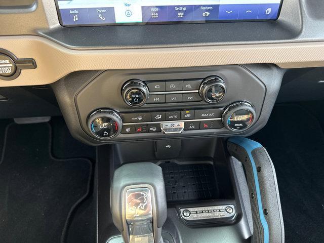 Photo of 2024 Eruption Green Metallic Ford Bronco