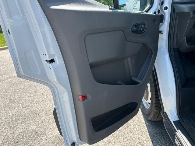 Photo of 2025 Oxford White Ford Transit-250