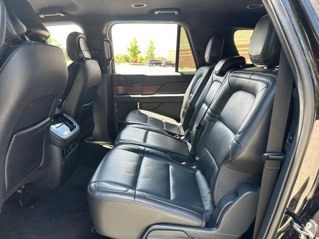 Photo of 2024 Infinite Black Metallic Clearcoat Lincoln Navigator