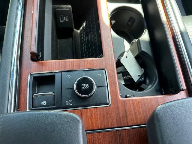 Photo of 2024 Infinite Black Metallic Clearcoat Lincoln Navigator