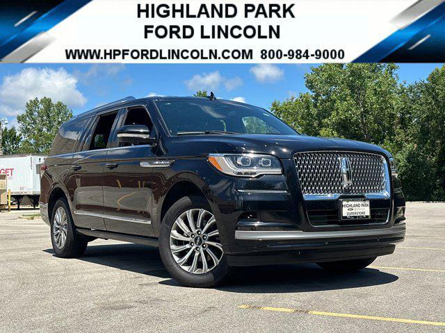 Photo of 2024 Infinite Black Metallic Clearcoat Lincoln Navigator