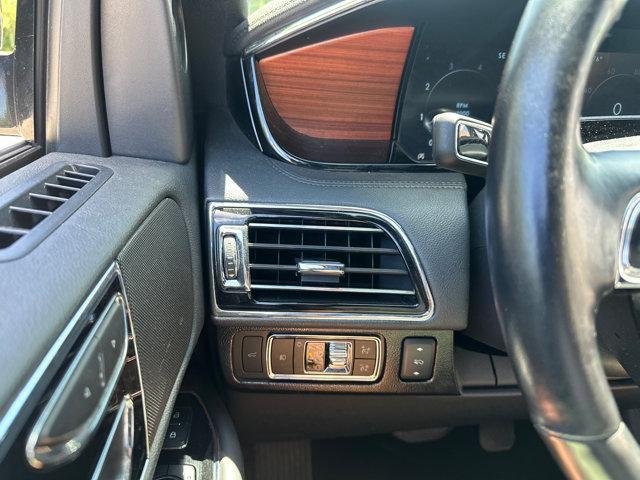 Photo of 2024 Infinite Black Metallic Clearcoat Lincoln Navigator