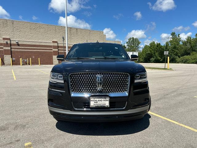 Photo of 2024 Infinite Black Metallic Clearcoat Lincoln Navigator