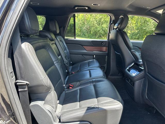 Photo of 2024 Infinite Black Metallic Clearcoat Lincoln Navigator