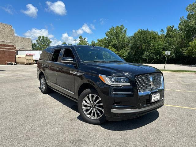 Photo of 2024 Infinite Black Metallic Clearcoat Lincoln Navigator