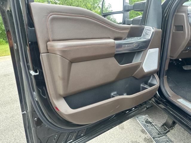 Photo of 2025 Agate Black Metallic Ford F-250