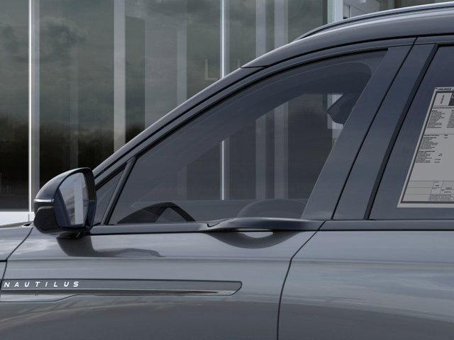 Photo of 2025 Lustrous Gray Metallic Lincoln Nautilus