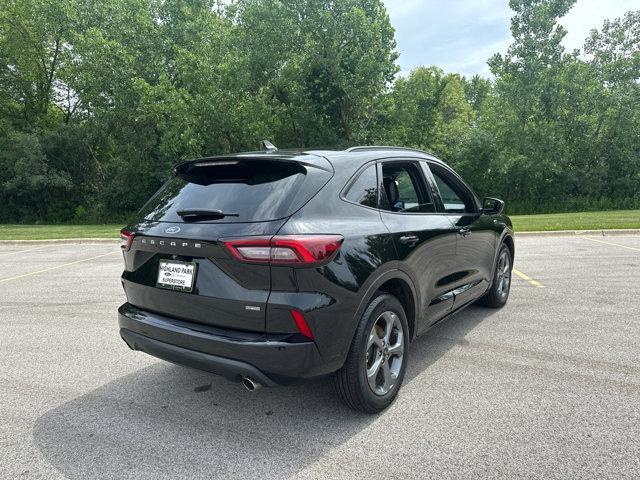 Photo of 2024 Agate Black Metallic Ford Escape