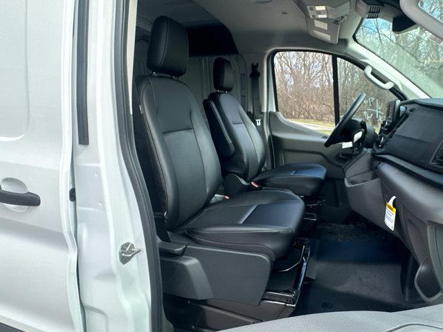 Photo of 2025 Oxford White Ford Transit-150