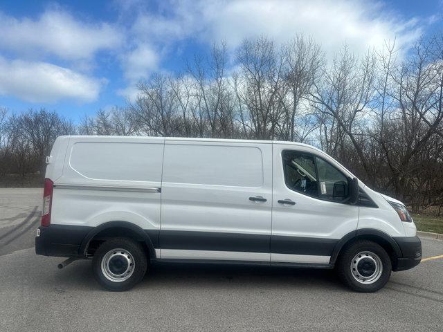 Photo of 2025 Oxford White Ford Transit-150