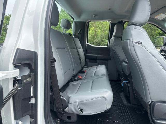 Photo of 2025 Oxford White Ford F-250