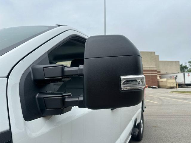 Photo of 2025 Oxford White Ford F-250