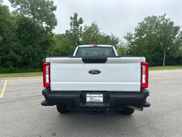 Photo of 2025 Oxford White Ford F-250