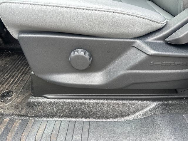 Photo of 2025 Oxford White Ford F-250