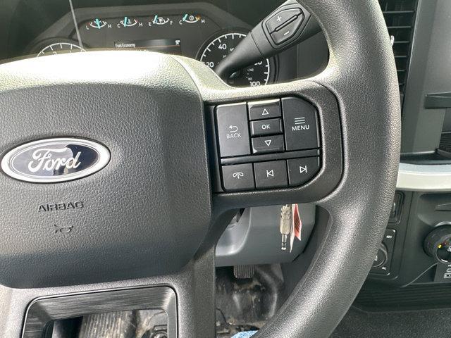 Photo of 2024 Oxford White Ford F-250