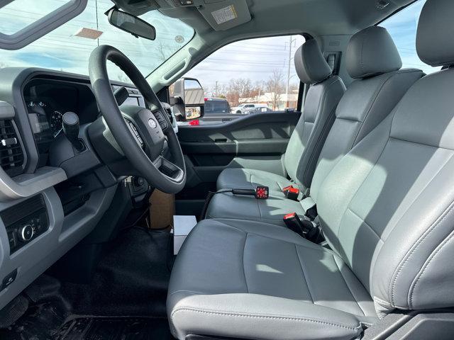 Photo of 2024 Oxford White Ford F-250