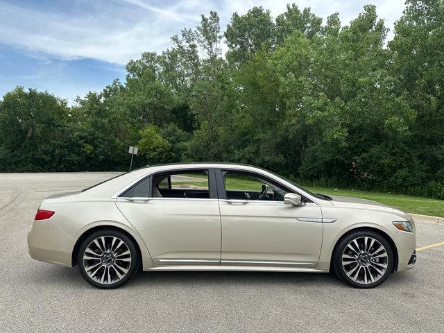 Photo of 2017 Palladium White Gold Metallic Lincoln Continental