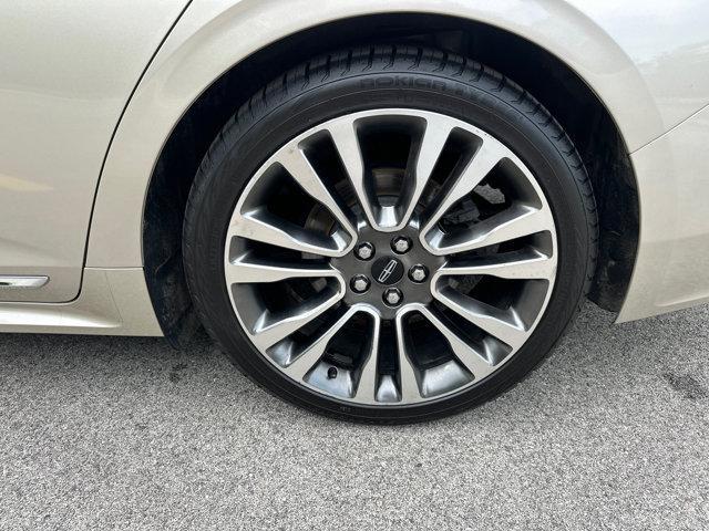 Photo of 2017 Palladium White Gold Metallic Lincoln Continental