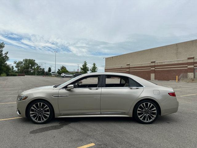 Photo of 2017 Palladium White Gold Metallic Lincoln Continental
