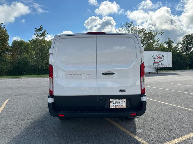 Photo of 2025 Oxford White Ford Transit-250