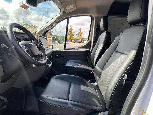 Photo of 2025 Oxford White Ford Transit-250