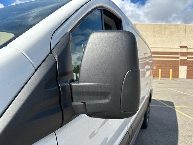 Photo of 2025 Oxford White Ford Transit-250
