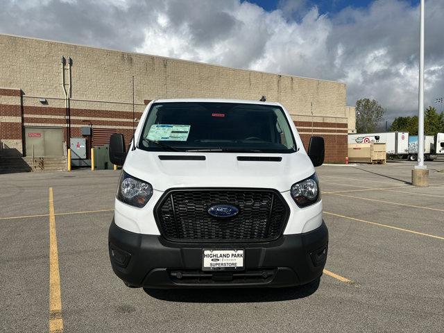 Photo of 2025 Oxford White Ford Transit-250