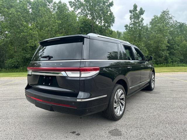 Photo of 2024 Infinite Black Metallic Clearcoat Lincoln Navigator