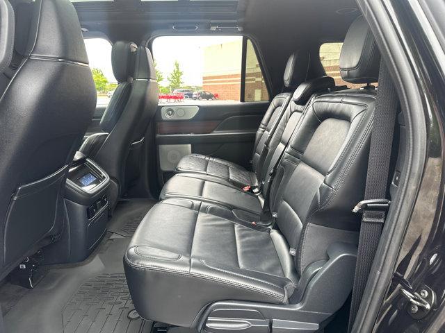 Photo of 2024 Infinite Black Metallic Clearcoat Lincoln Navigator