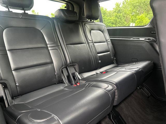 Photo of 2024 Infinite Black Metallic Clearcoat Lincoln Navigator