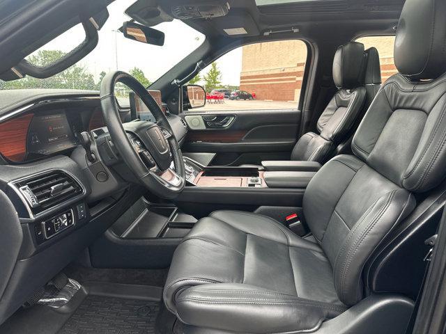 Photo of 2024 Infinite Black Metallic Clearcoat Lincoln Navigator