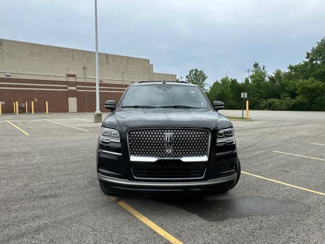 Photo of 2024 Infinite Black Metallic Clearcoat Lincoln Navigator
